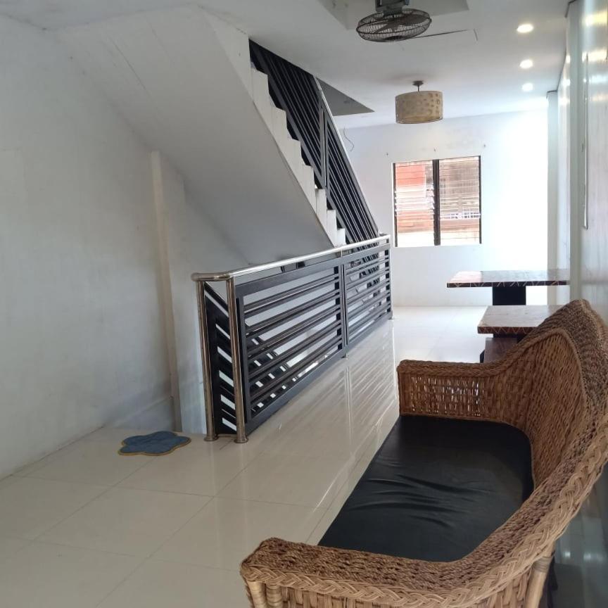 Chelle'S Apartelle-Inn El Nido Exteriör bild