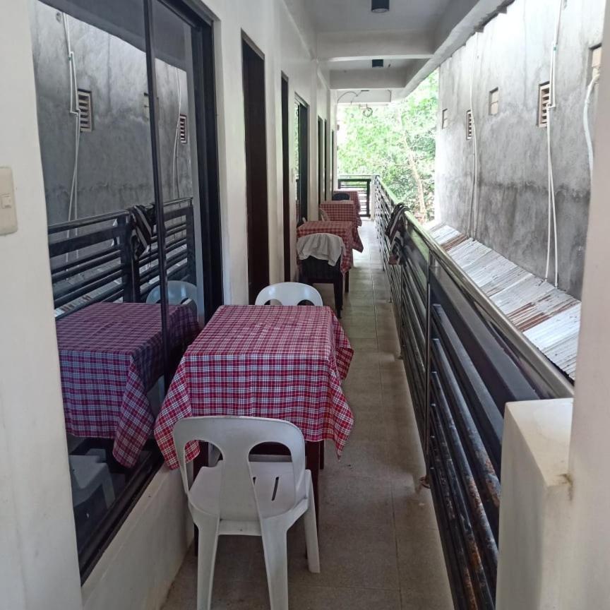 Chelle'S Apartelle-Inn El Nido Exteriör bild