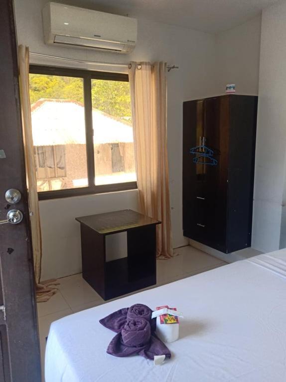 Chelle'S Apartelle-Inn El Nido Exteriör bild