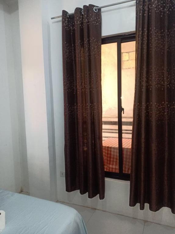 Chelle'S Apartelle-Inn El Nido Exteriör bild
